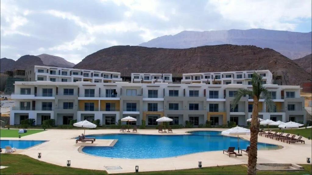 قرية ذا جروف العين السخنة